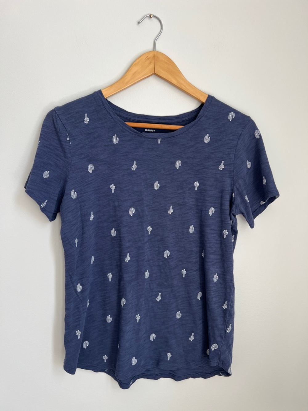 Old Navy | 100% Cotton Navy Blue Tee with White Cactus Print #201956-04 Size S